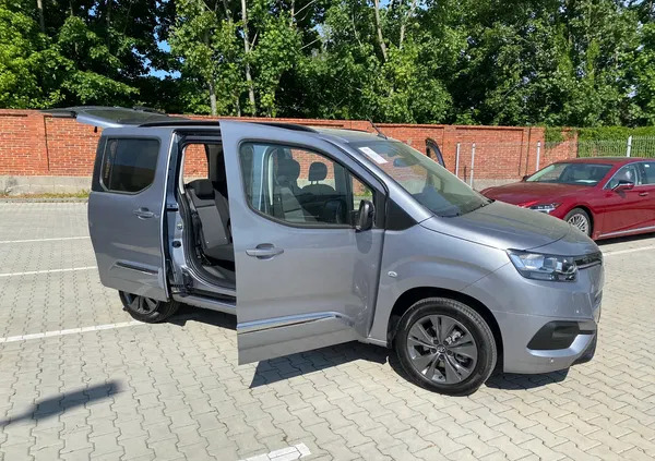 toyota proace city verso Toyota Proace City Verso cena 162900 przebieg: 15, rok produkcji 2023 z Poznań